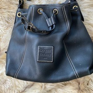 Authentic Black Dooney & Bourke hand bag. Rarely used.
